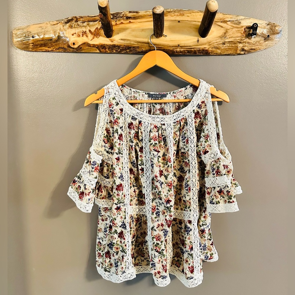 Boho Floral Lace Trim Cold Shoulder Peasant Top